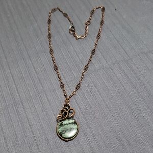 Elegant Green Pendant Necklace